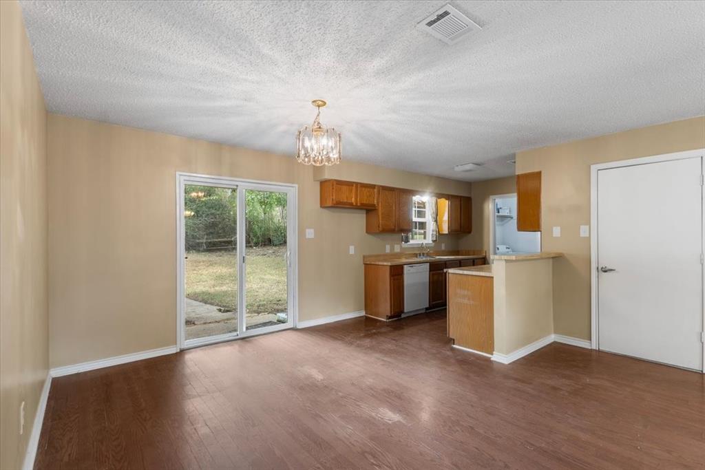 10204 Rolling Pines Drive Property Photo 11