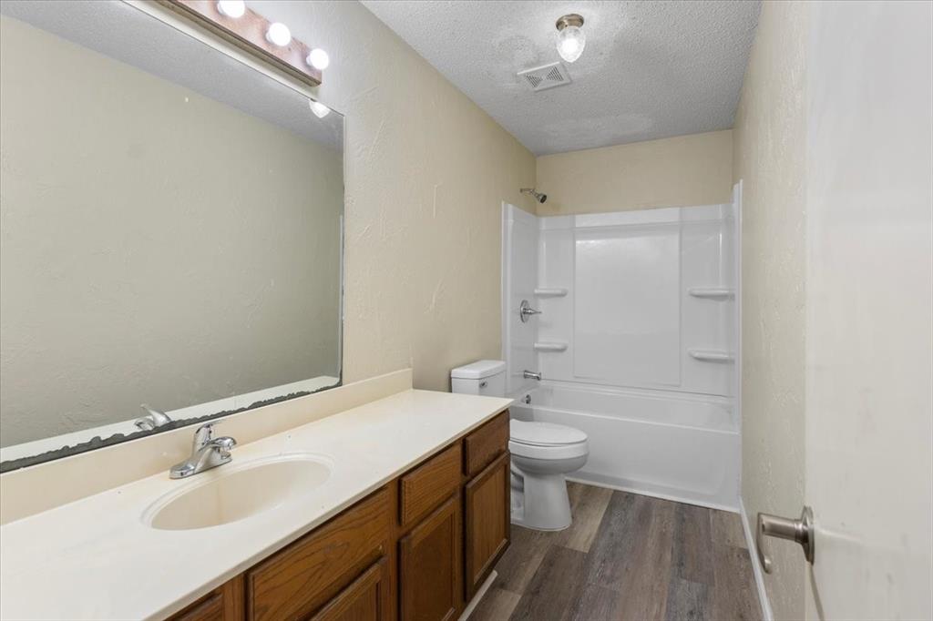 10204 Rolling Pines Drive Property Photo 15