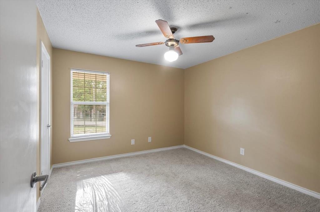 10204 Rolling Pines Drive Property Photo 18