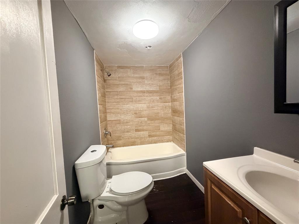 226 County Road 4244 Property Photo 14