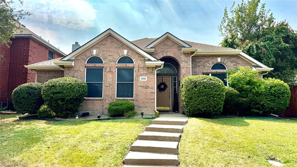 3916 Iris Court Property Photo 1
