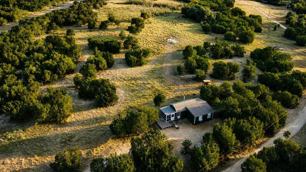 1098 Winter Road Property Photo 1