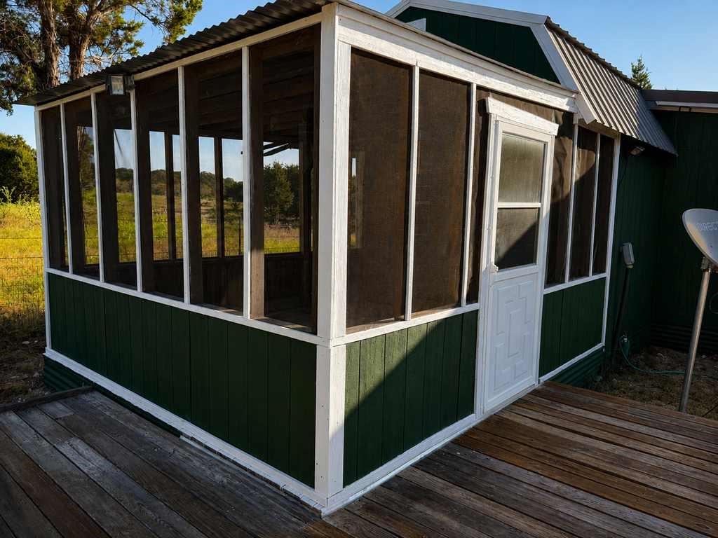 1098 Winter Road Property Photo 10