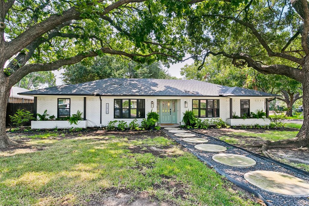 12420 Wood Manor Circle Property Photo 1