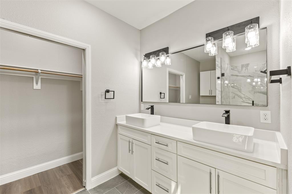 825 Premier Parkway Property Photo 9