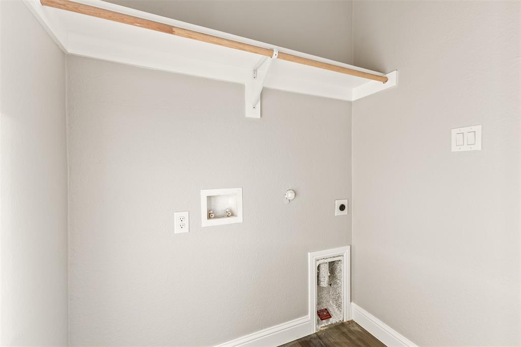 825 Premier Parkway Property Photo 11