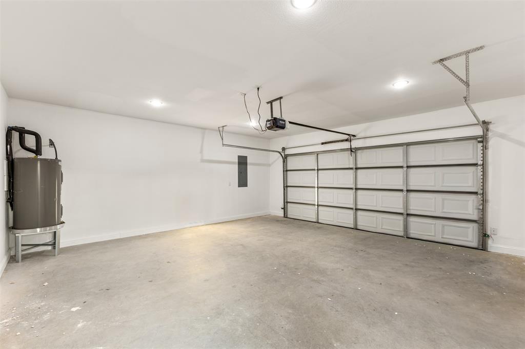825 Premier Parkway Property Photo 12