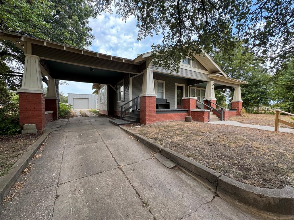 410 E Main Street Property Photo 3