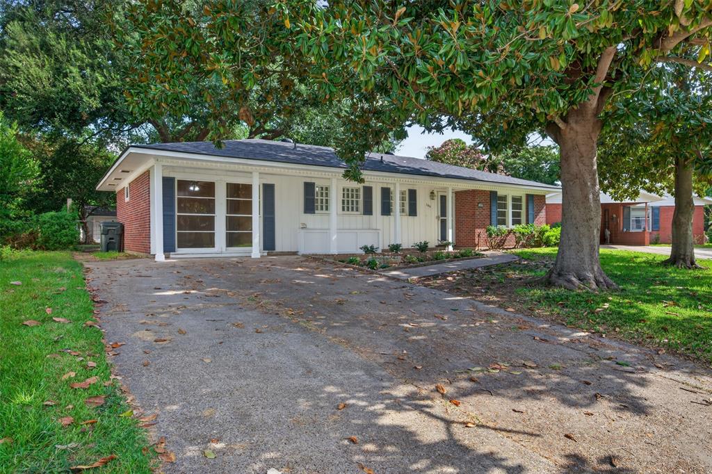 160 Carroll Street Property Photo 2