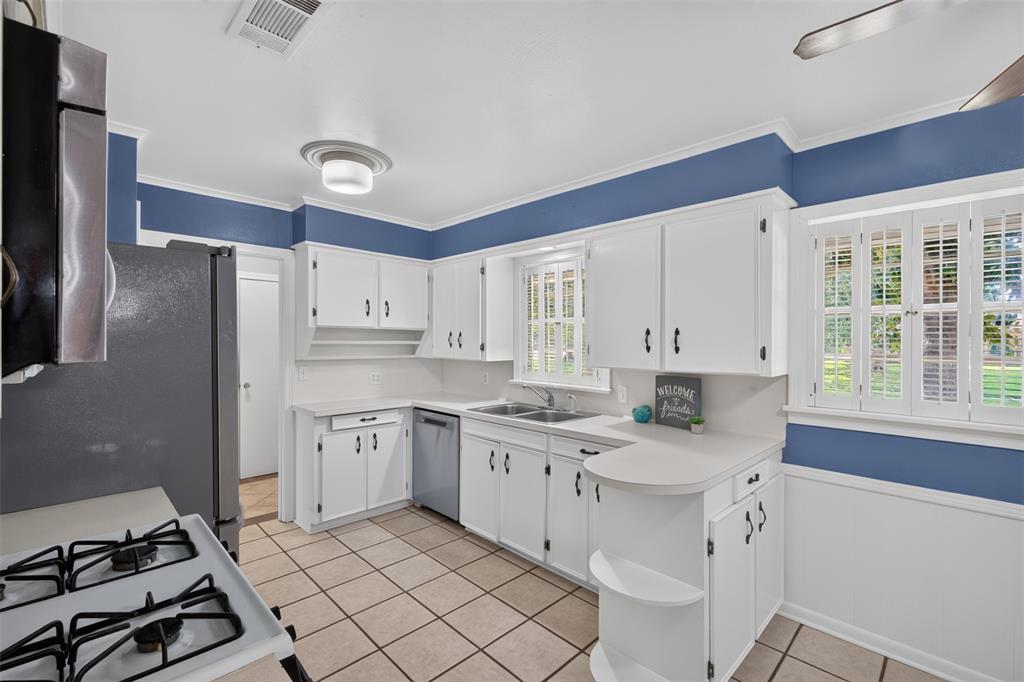 160 Carroll Street Property Photo 7