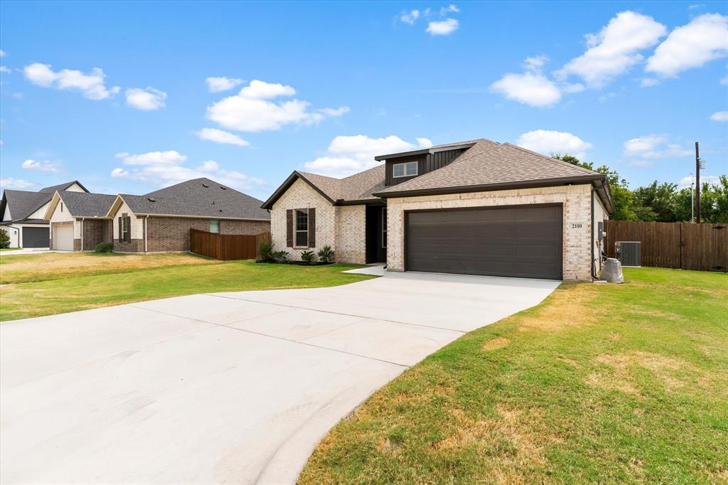 2110 Briarwood Drive Property Photo 3