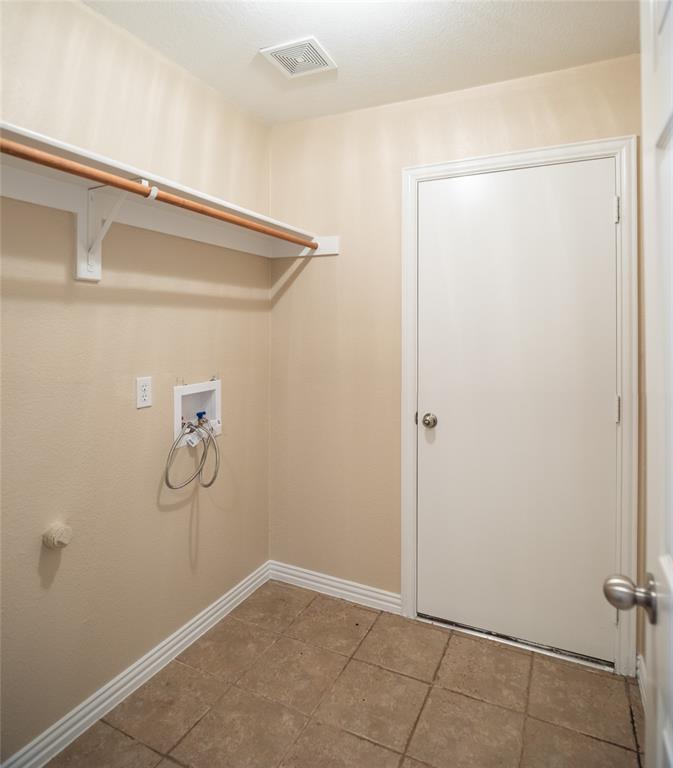 5516 Amber Way Property Photo 17