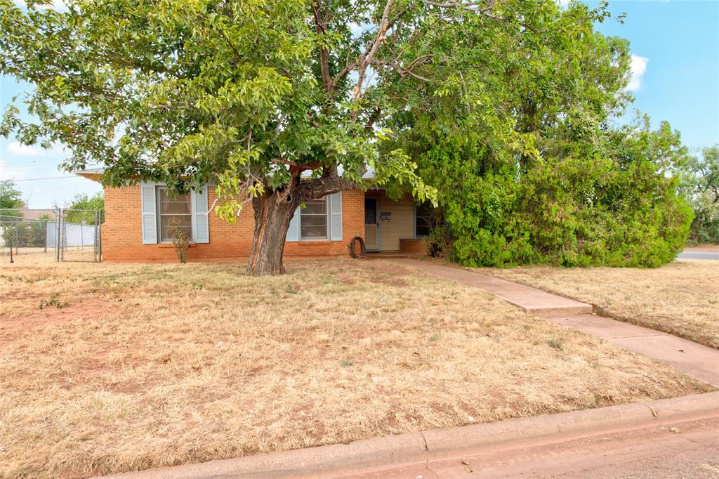 2168 Westview Drive Property Photo 5