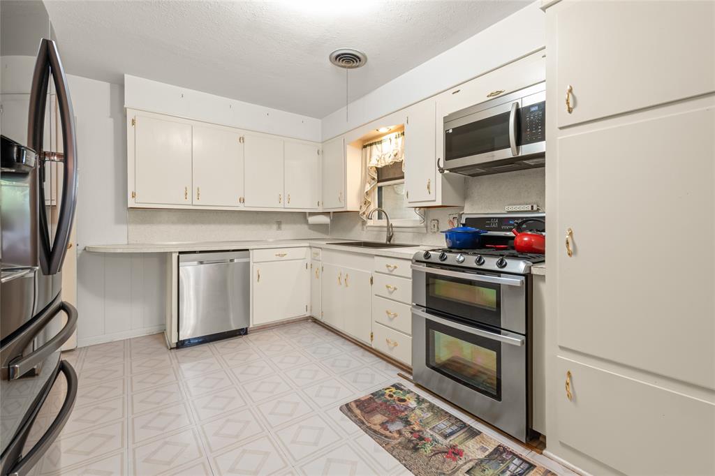 2168 Westview Drive Property Photo 17