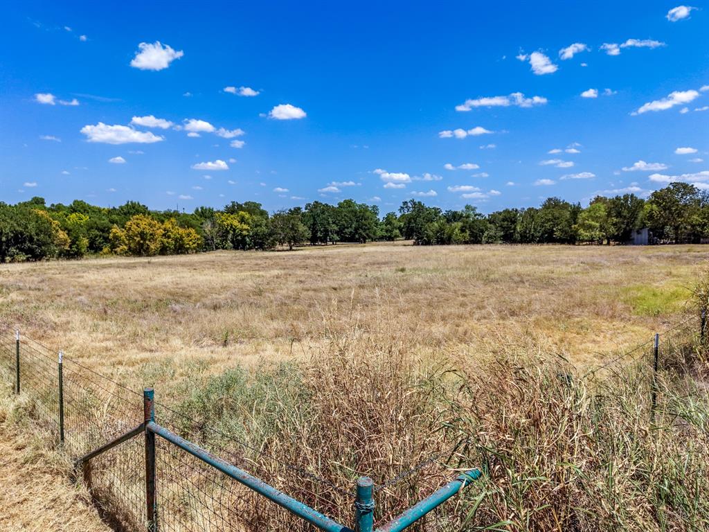 509 E Almante Avenue Property Photo 4