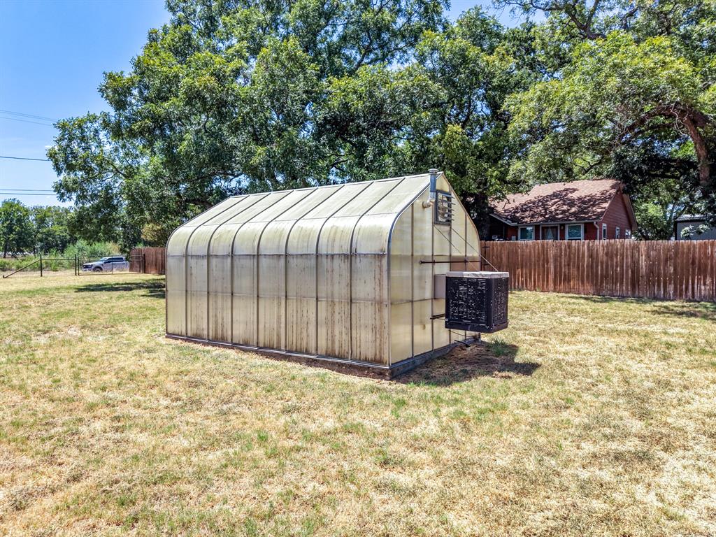 509 E Almante Avenue Property Photo 10