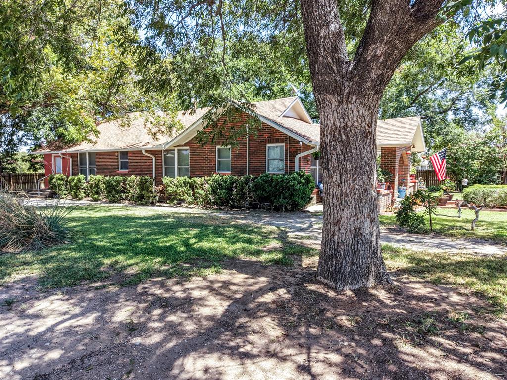 509 E Almante Avenue Property Photo 11