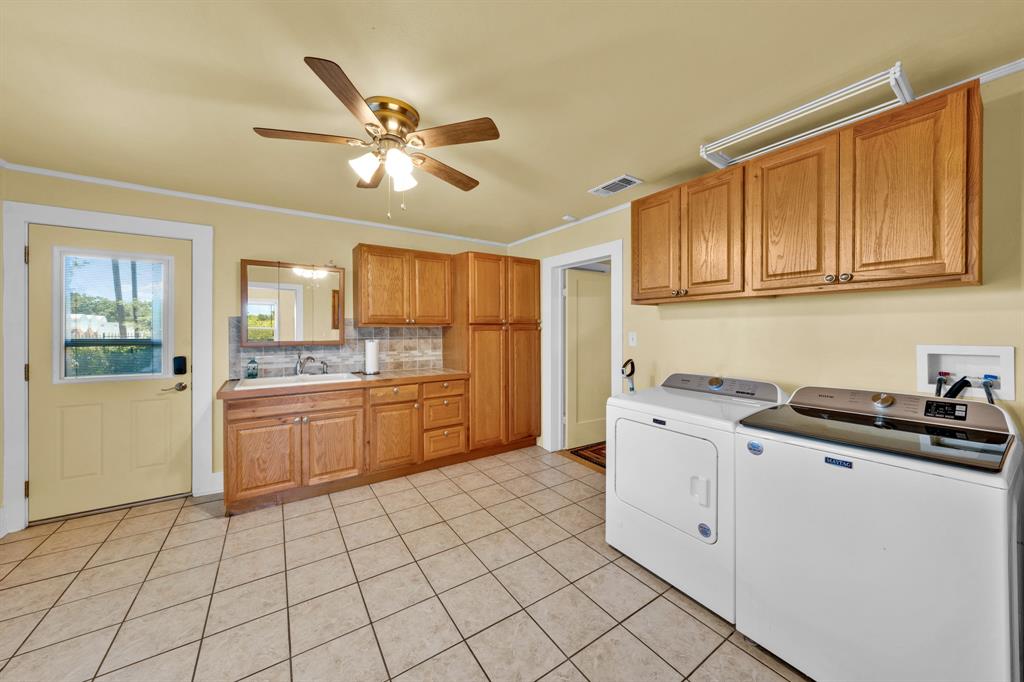 509 E Almante Avenue Property Photo 33