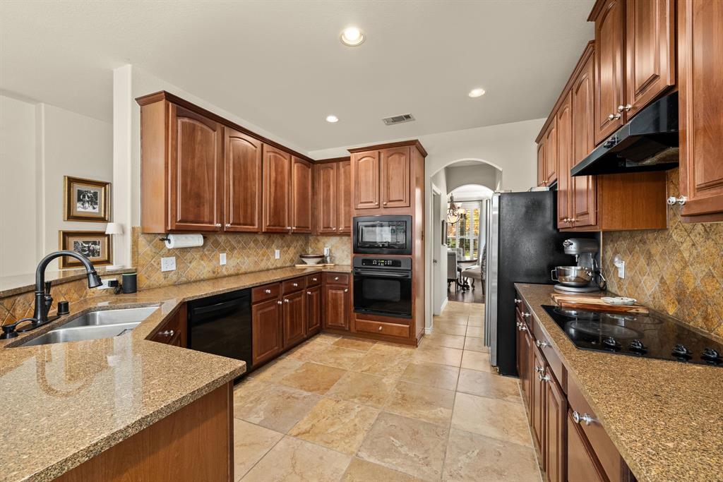 3525 Washington Drive Property Photo 8