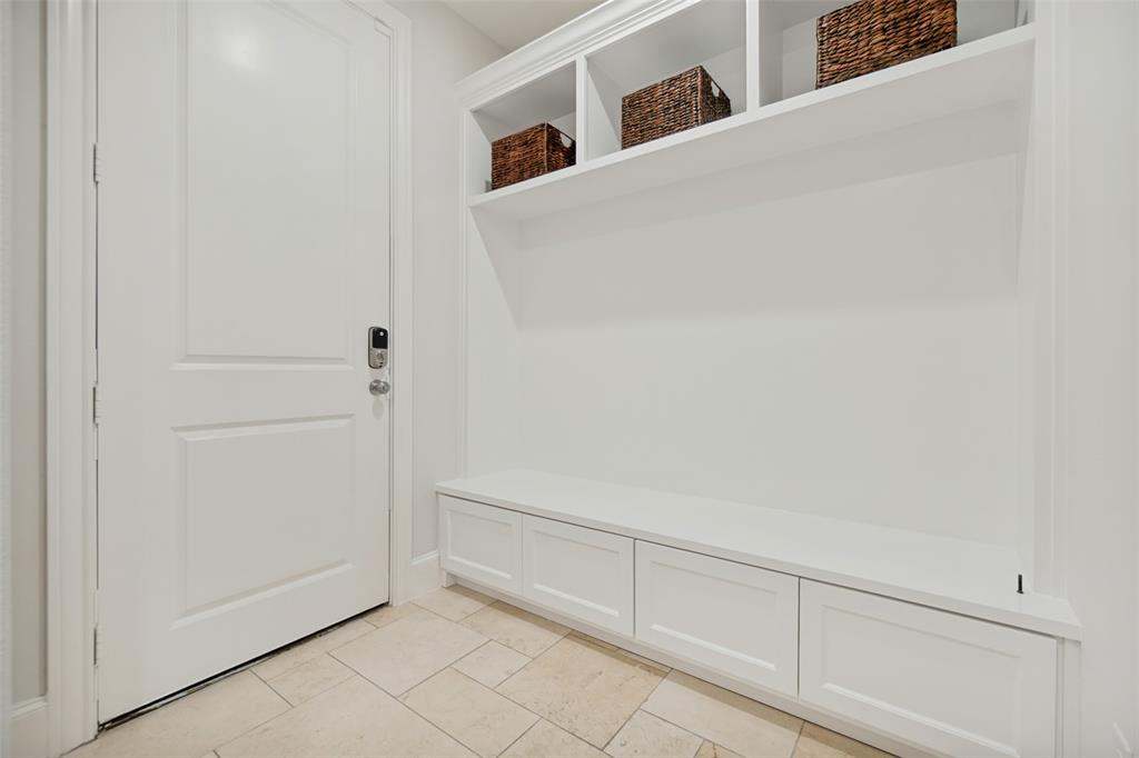 2110 Helsminster Drive Property Photo 4