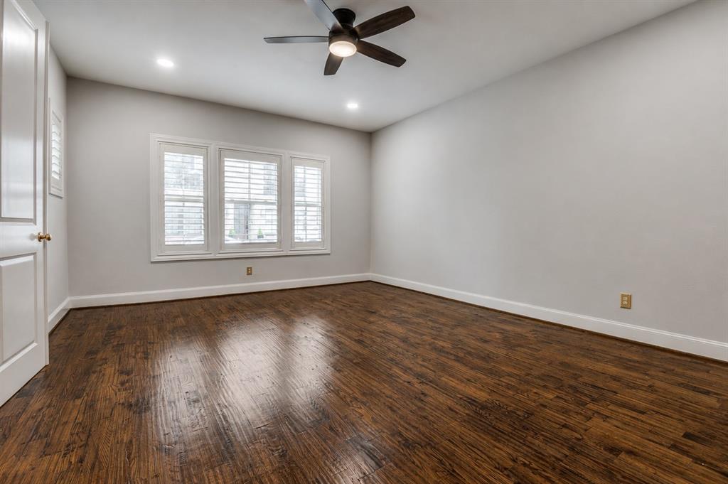 2110 Helsminster Drive Property Photo 6