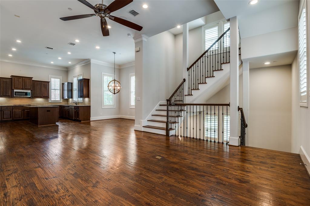 2110 Helsminster Drive Property Photo 8