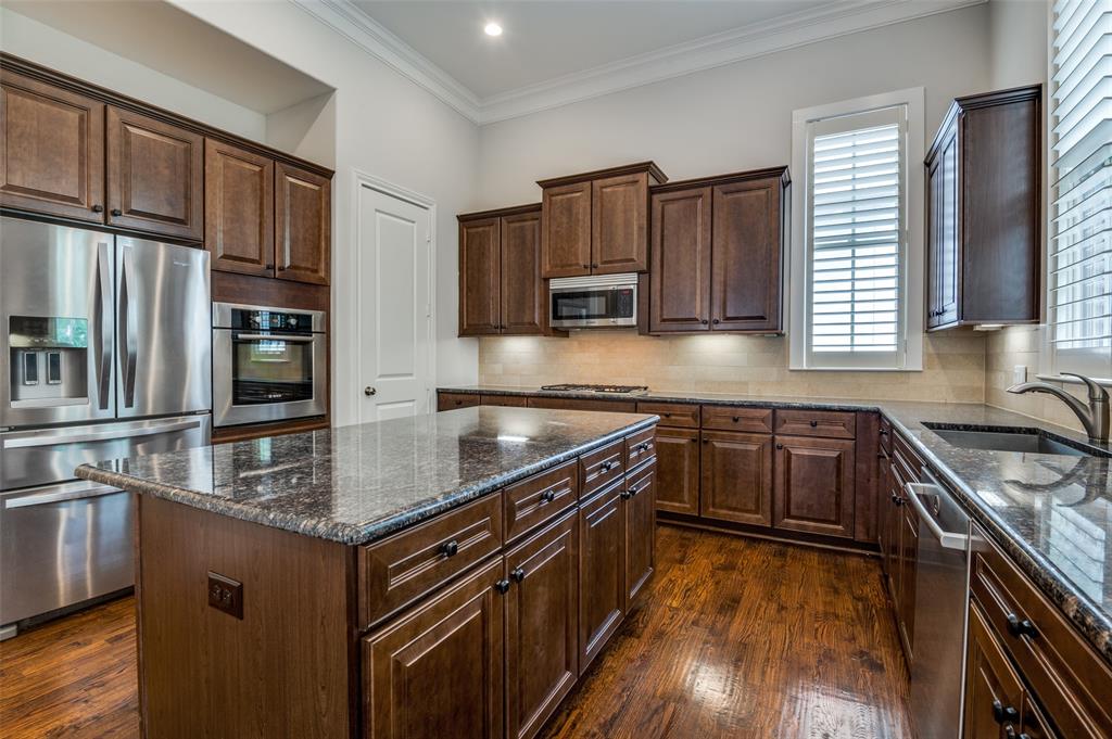 2110 Helsminster Drive Property Photo 12