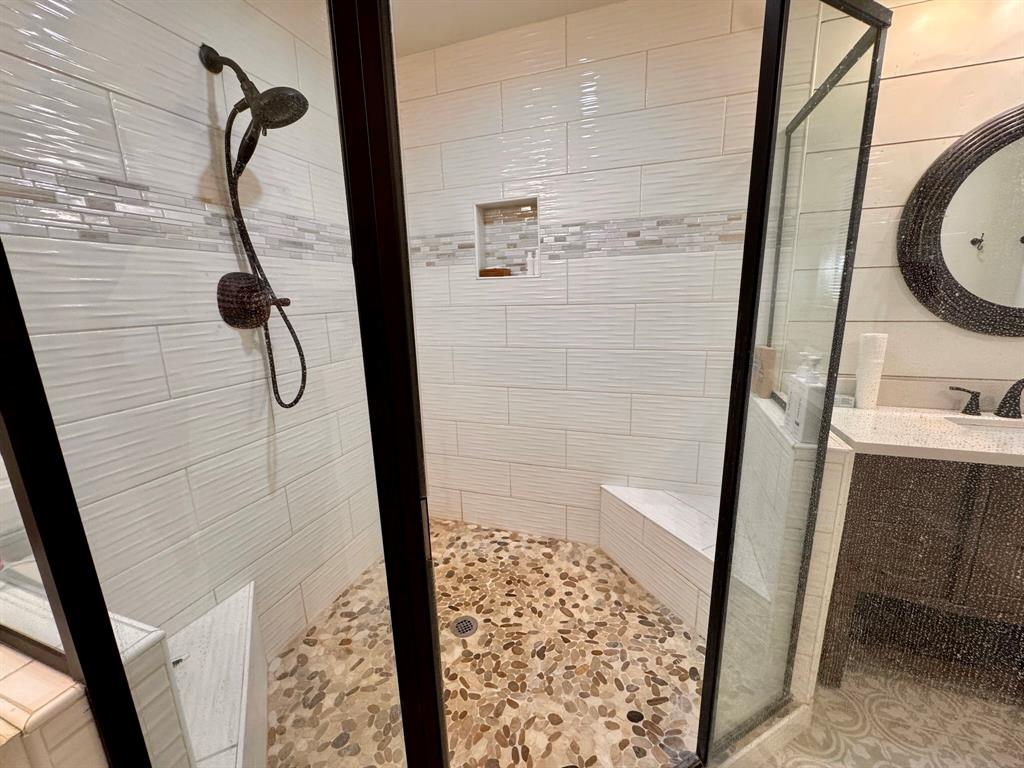 1013 Overhill Drive Property Photo 17