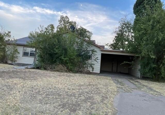 805 Main Property Photo 2