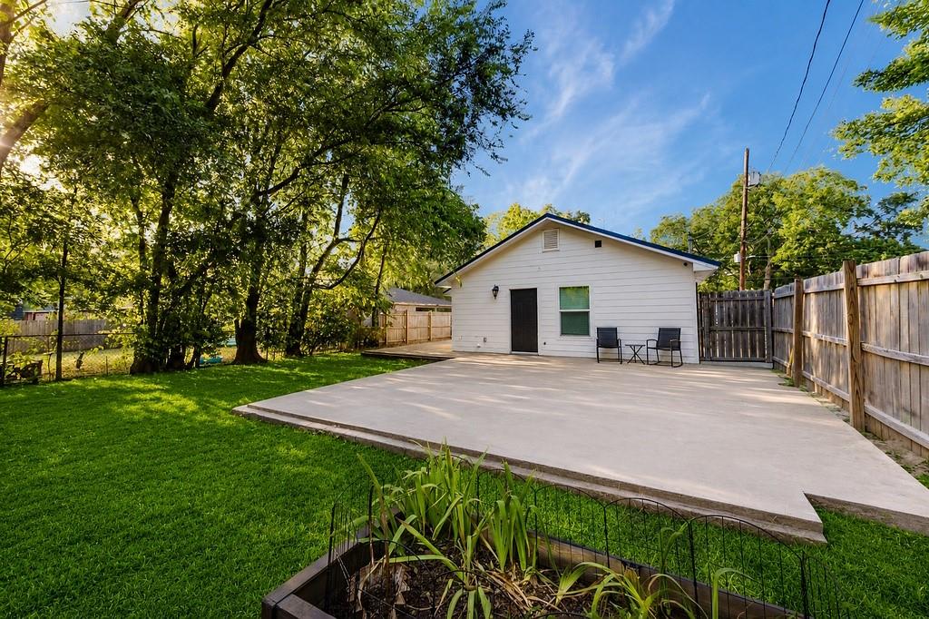 304 Jarbo Street Property Photo 25