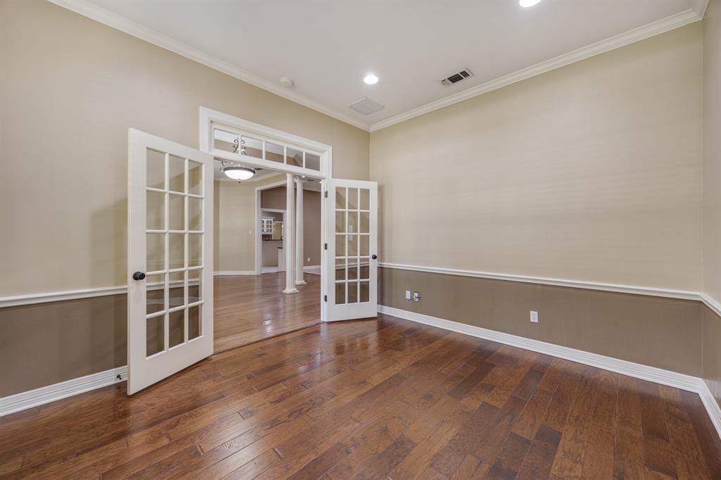 17820 Oak Forest Drive Property Photo 4