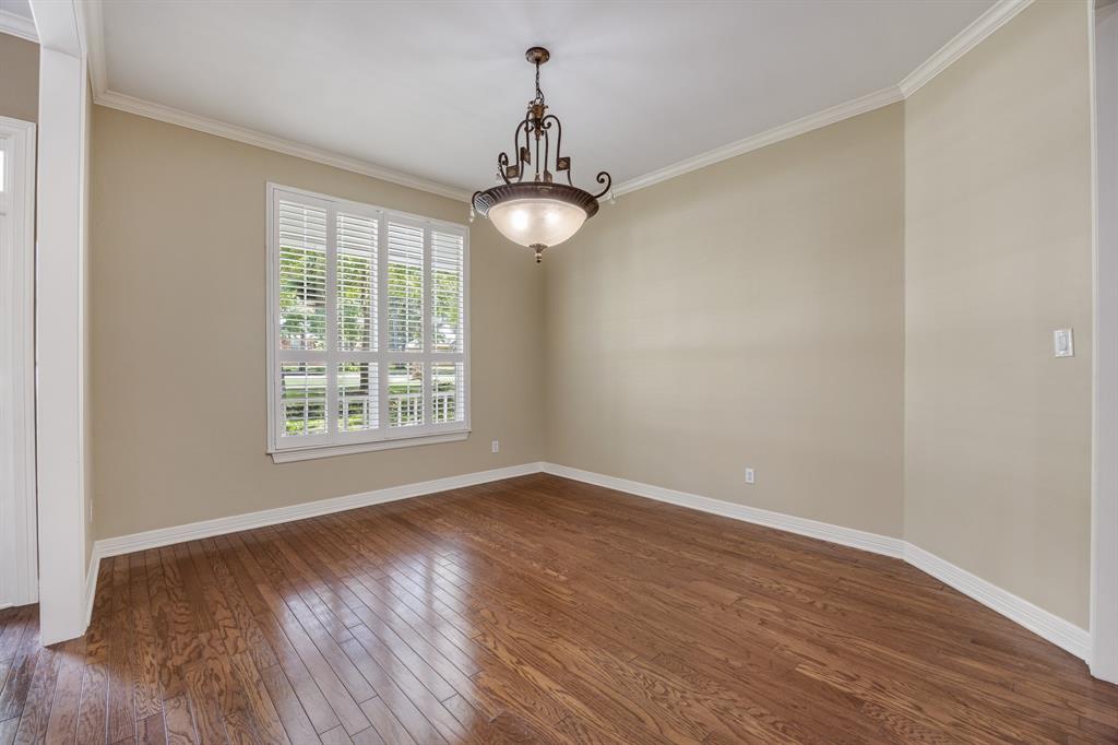 17820 Oak Forest Drive Property Photo 5