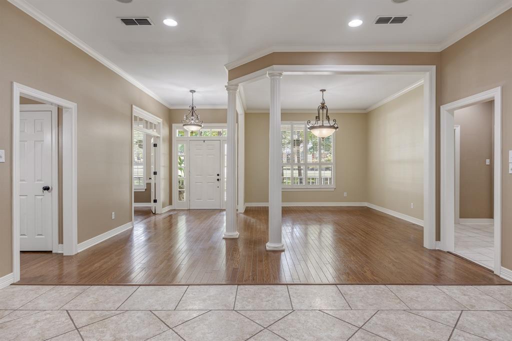 17820 Oak Forest Drive Property Photo 6
