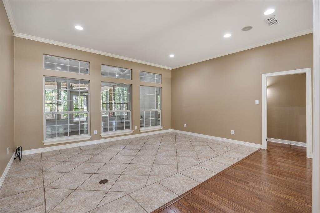 17820 Oak Forest Drive Property Photo 7
