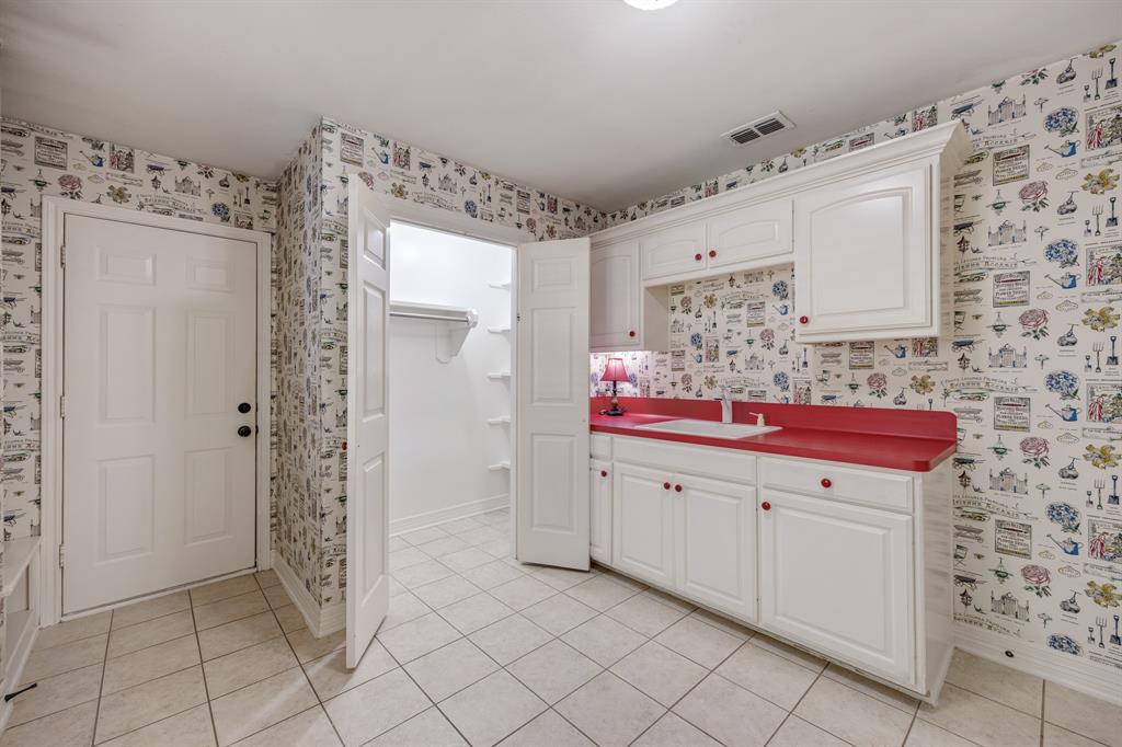 17820 Oak Forest Drive Property Photo 21