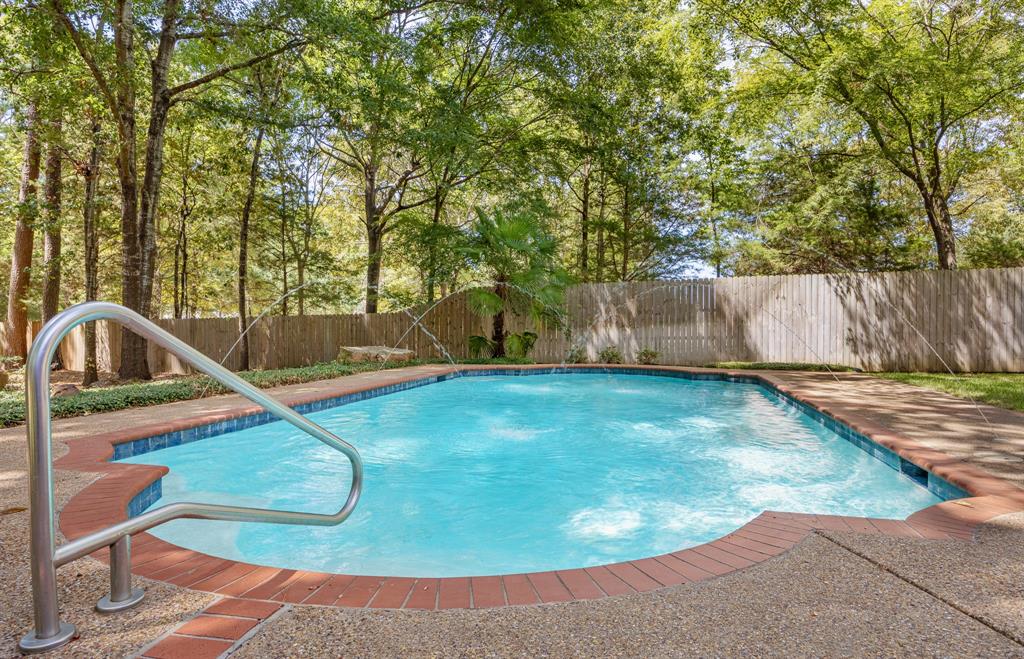 17820 Oak Forest Drive Property Photo 33