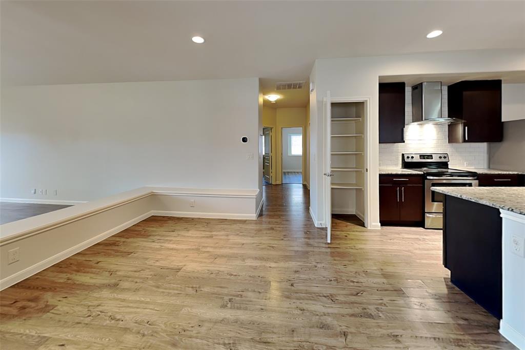 2112 Danibelle Drive Property Photo 3