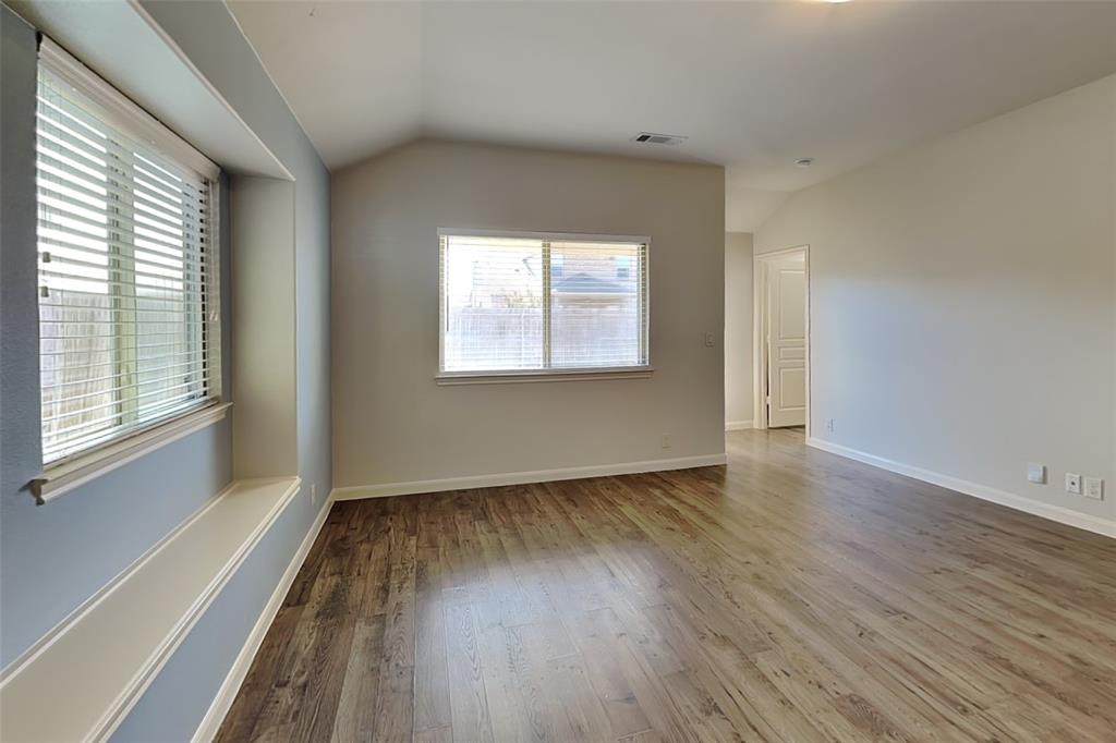 2112 Danibelle Drive Property Photo 11