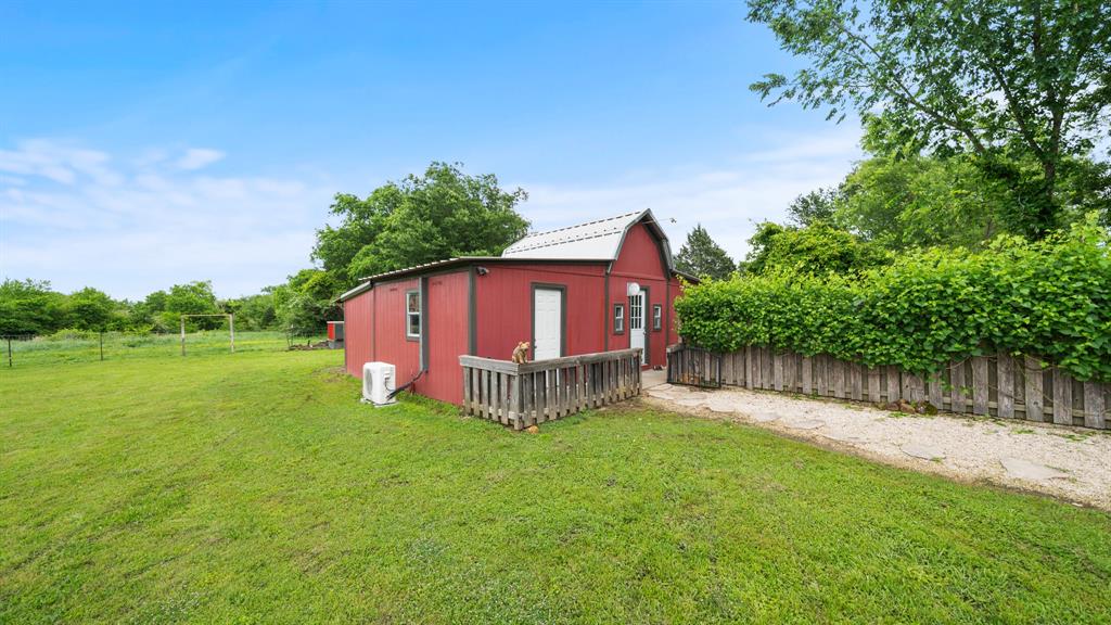111 Vz County Road 3433 Property Photo 4