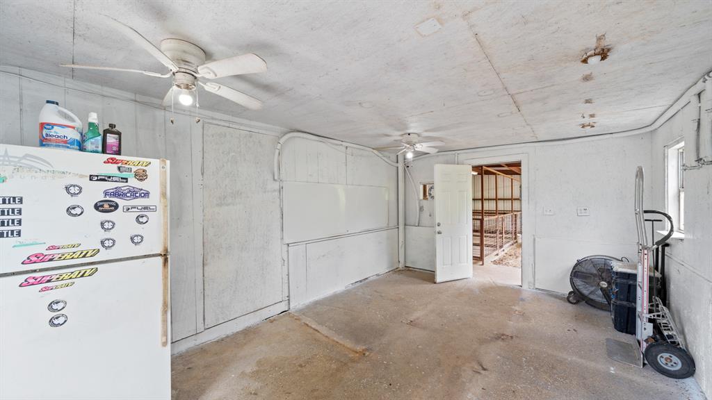 111 Vz County Road 3433 Property Photo 27