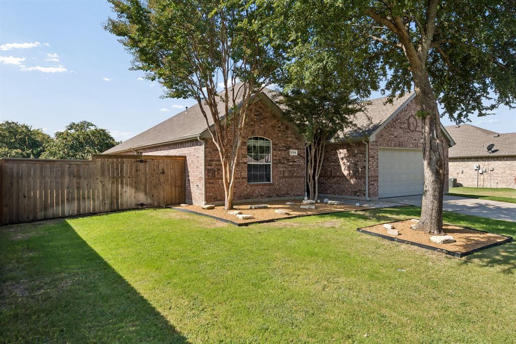 3704 Redwood Circle Property Photo 6
