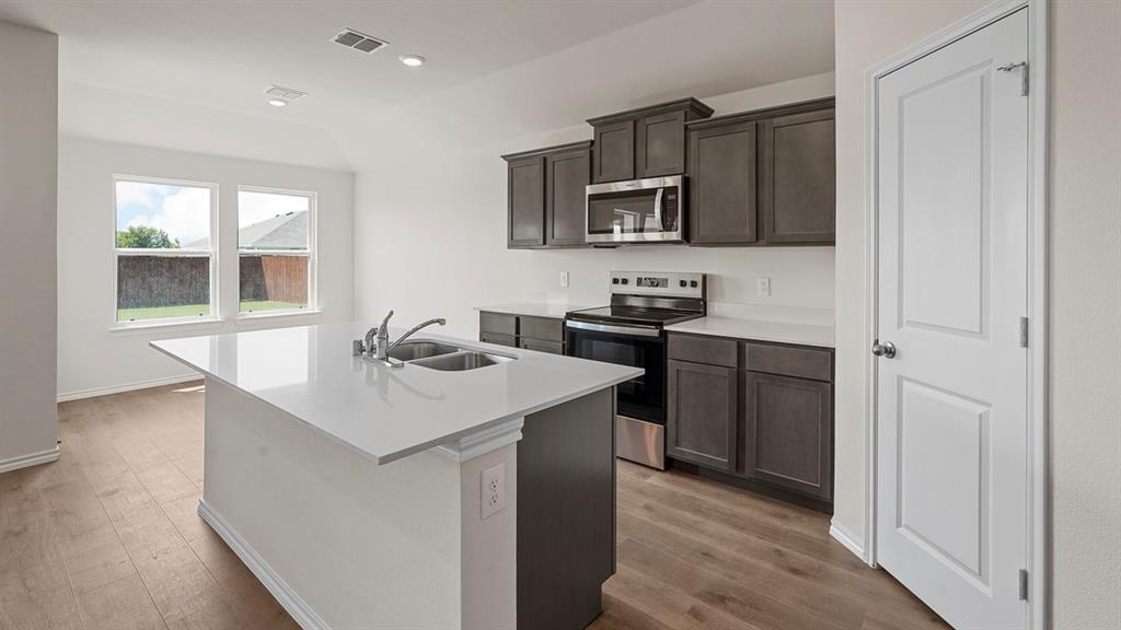 1105 Overhill Road Property Photo 16