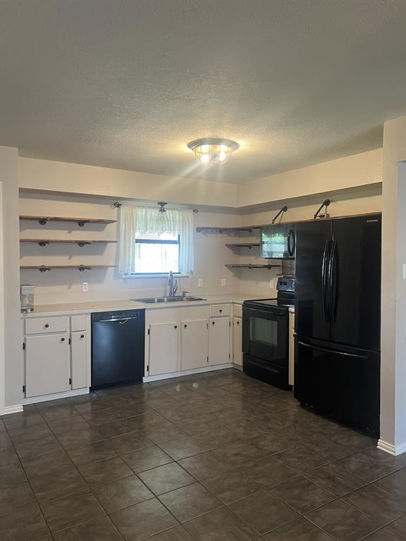 2036 Lisa Circle Property Photo 2