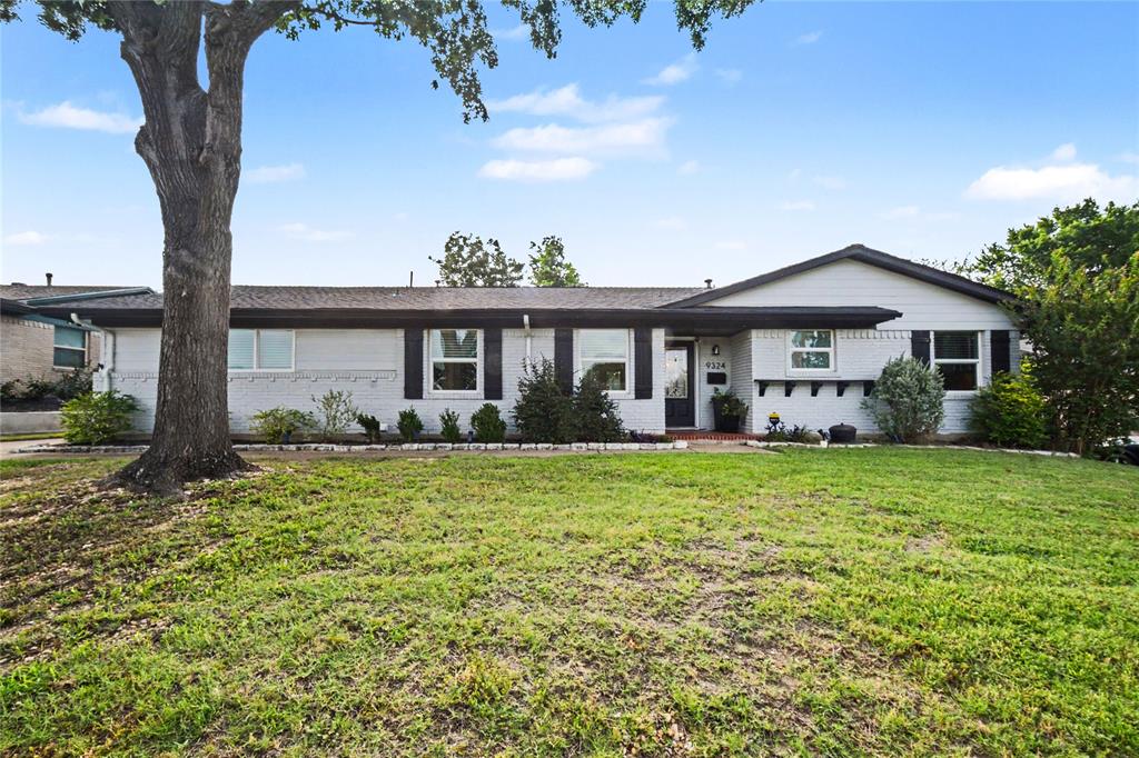 9324 Clearwater Drive Property Photo 1