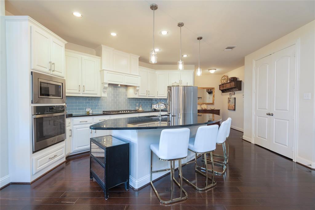 8320 Lindsay Gardens Property Photo 7