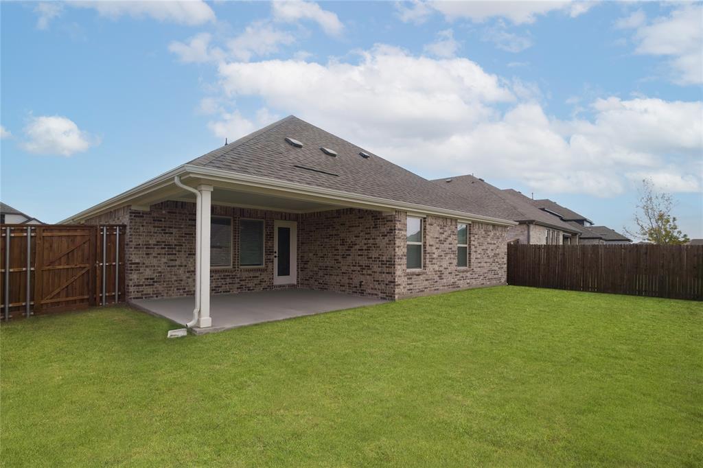 2056 Valencia Drive Property Photo 2