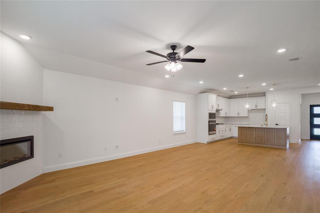 2056 Valencia Drive Property Photo 8