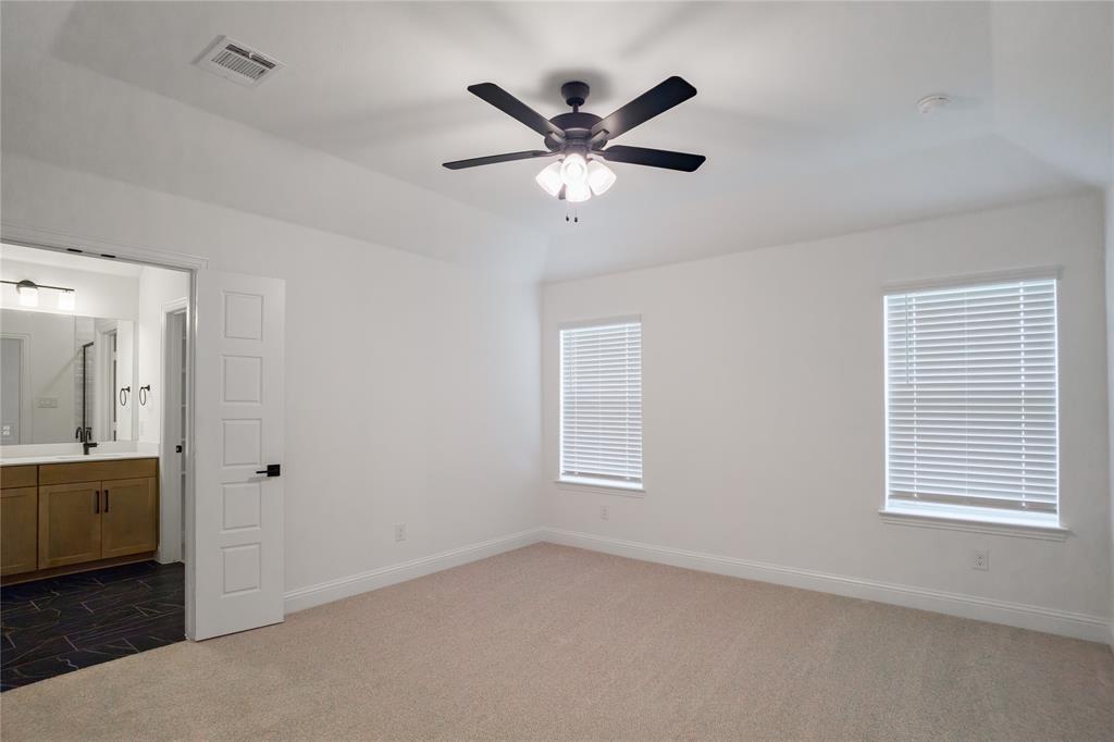 2056 Valencia Drive Property Photo 9