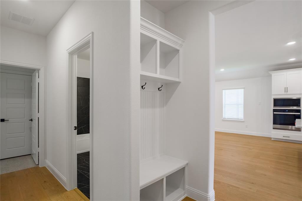 2056 Valencia Drive Property Photo 18