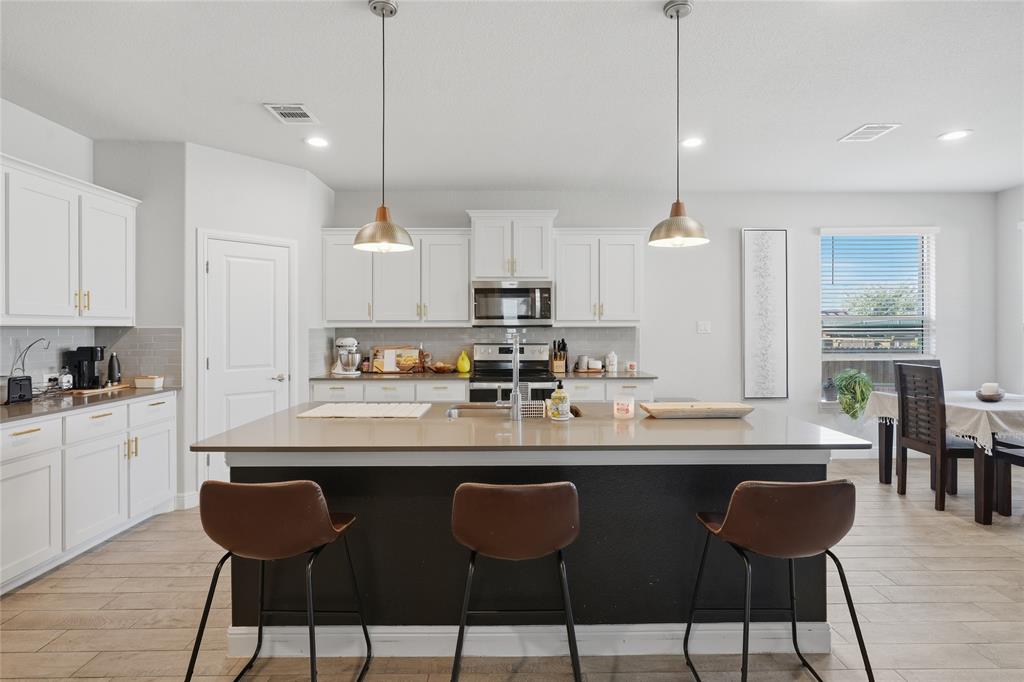 1812 Ruffian Road Property Photo 10